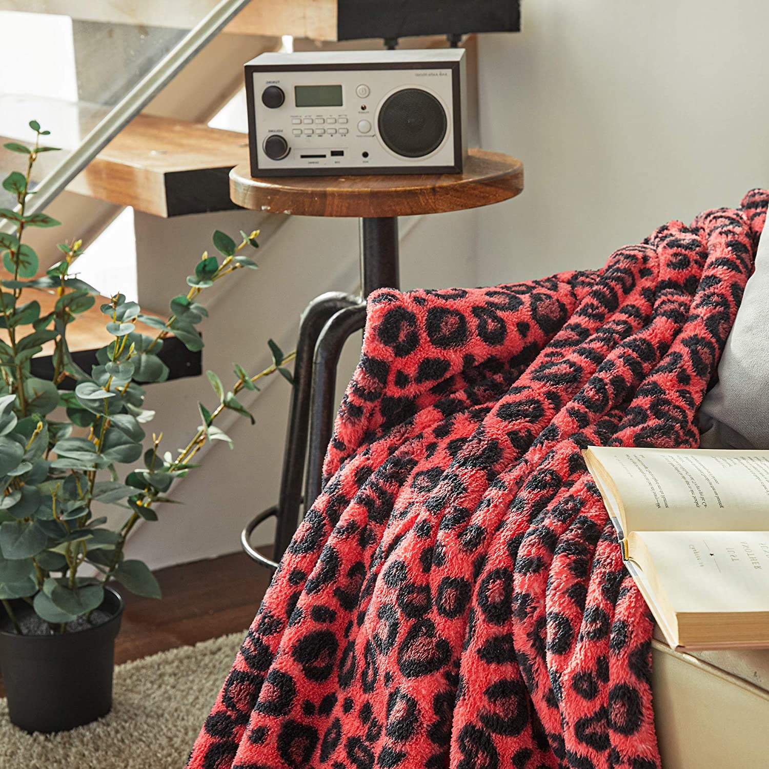Leopard Sherpa Throw Blanket - Red & Black