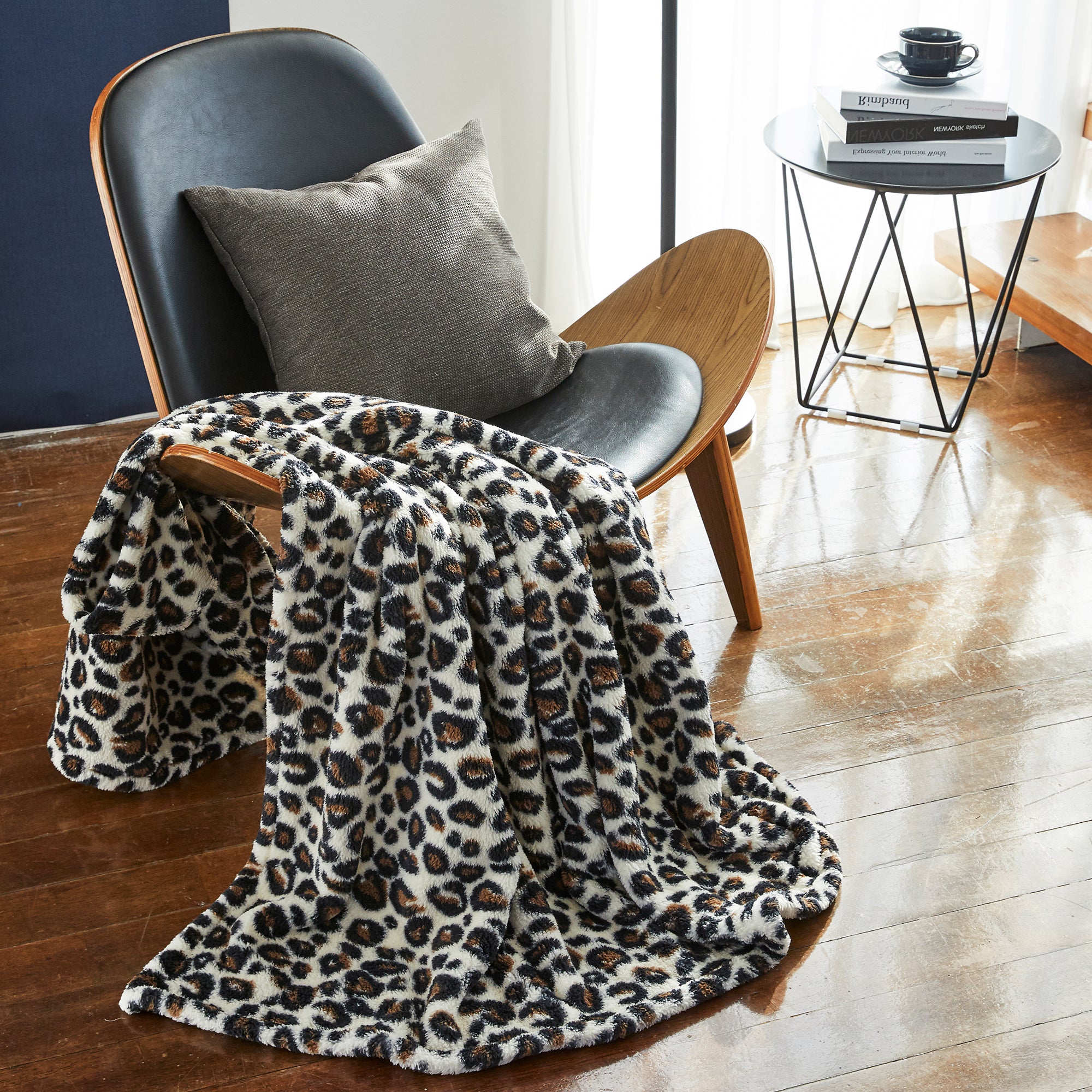 Leopard Sherpa Throw Blanket - Beige & Brown