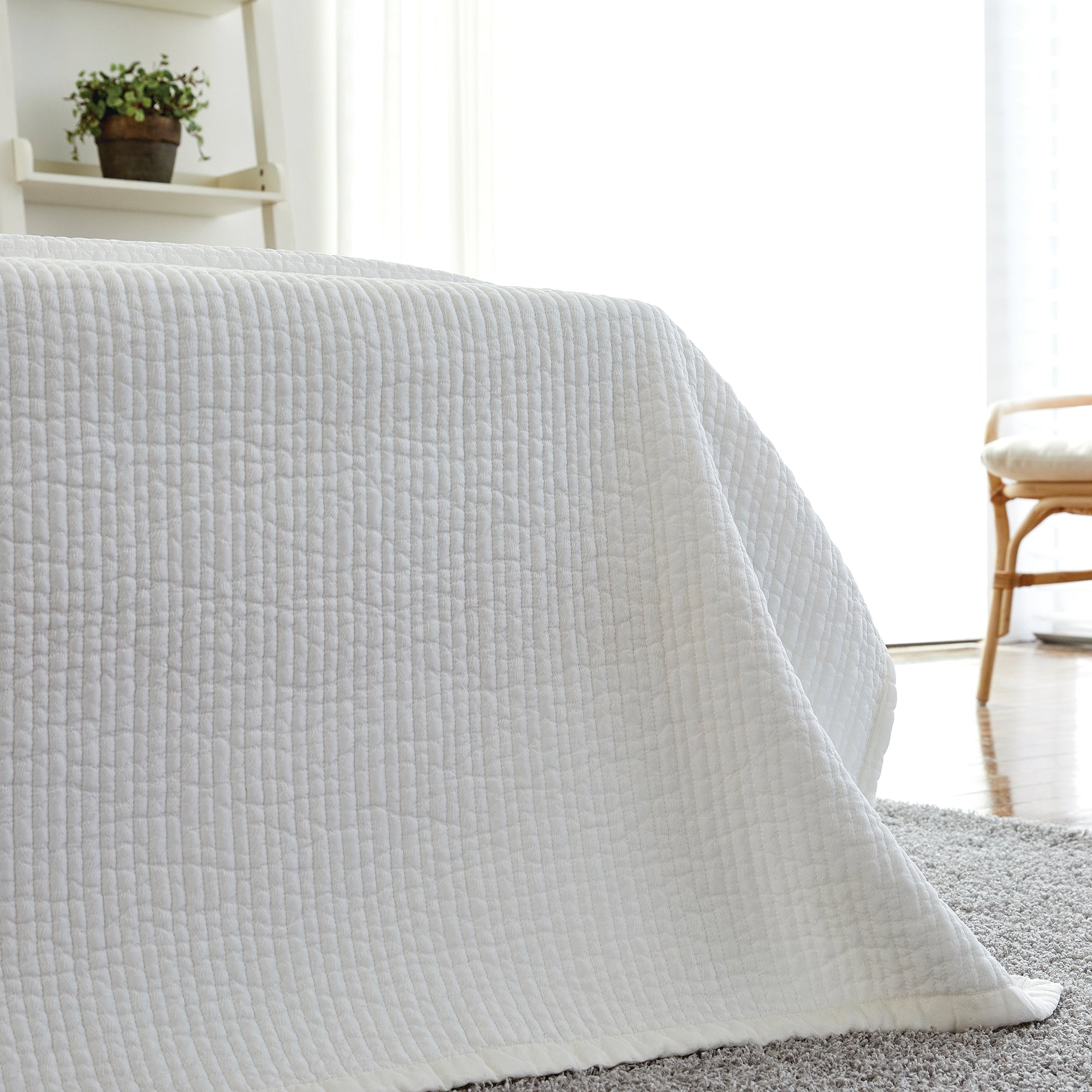 Viscose Rayon Quilt & Bedspread in Ivory