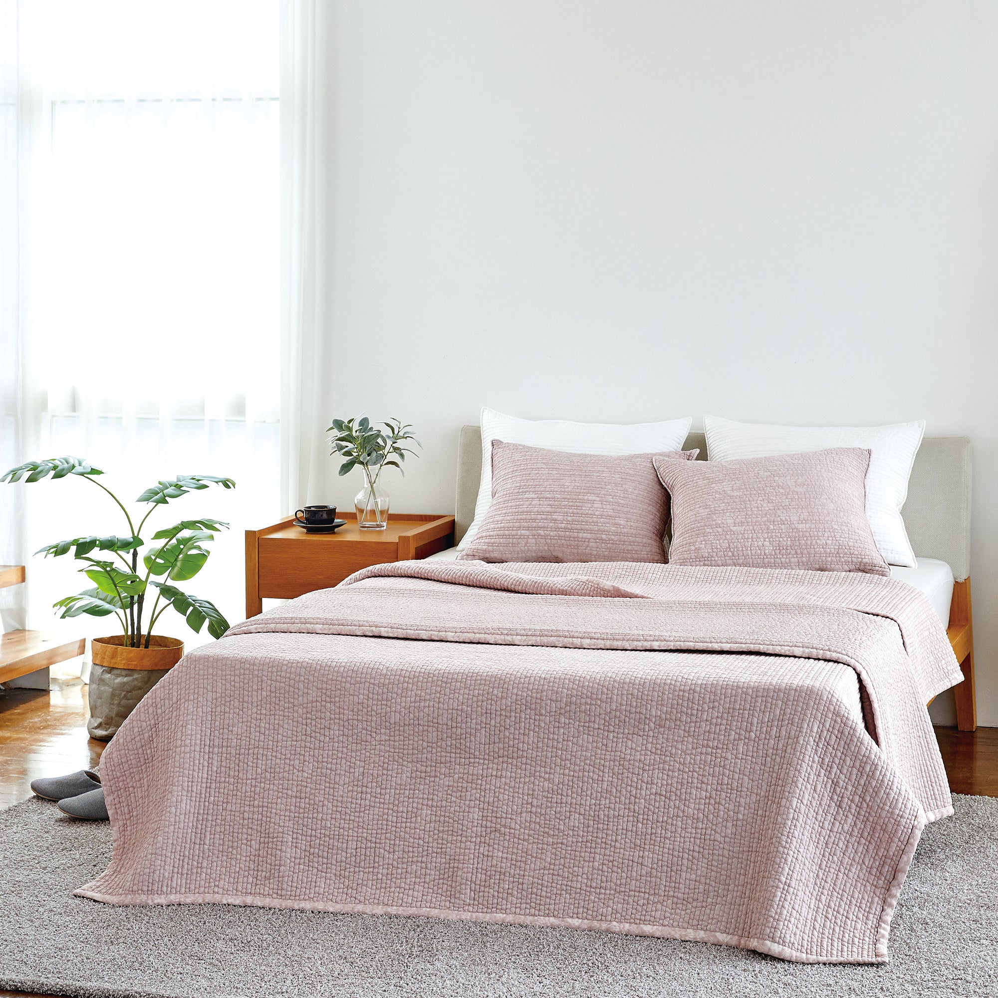 Viscose Rayon Quilt & Bedspread Light Pink