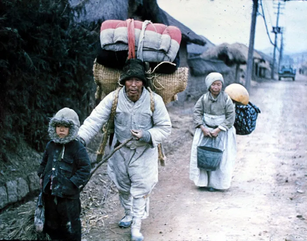 왜 한국 이불은 도톰하게 누벼져 있을까? | The History Behind Korean Quilted Comforters