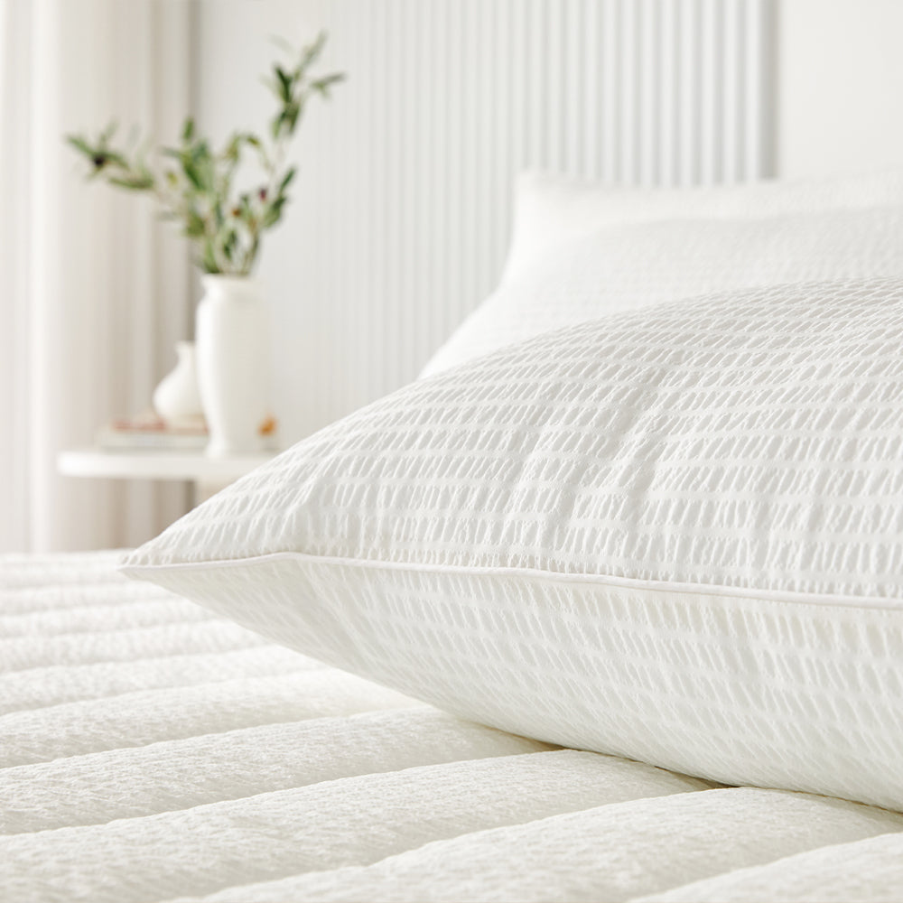 Breeze Bamboo Seersucker Comforter & Pad Set_Pure White
