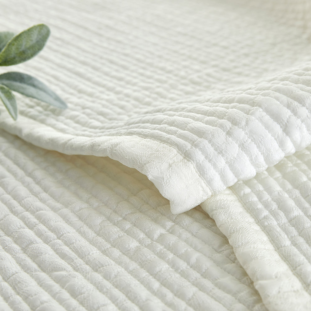 Viscose Rayon Quilt & Bedspread in Ivory