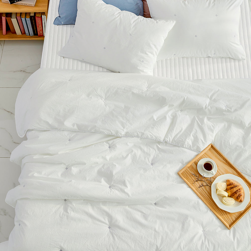 [Bundle] Percale Cotton Comforter & Quilted Elastic-Fit Pad Set