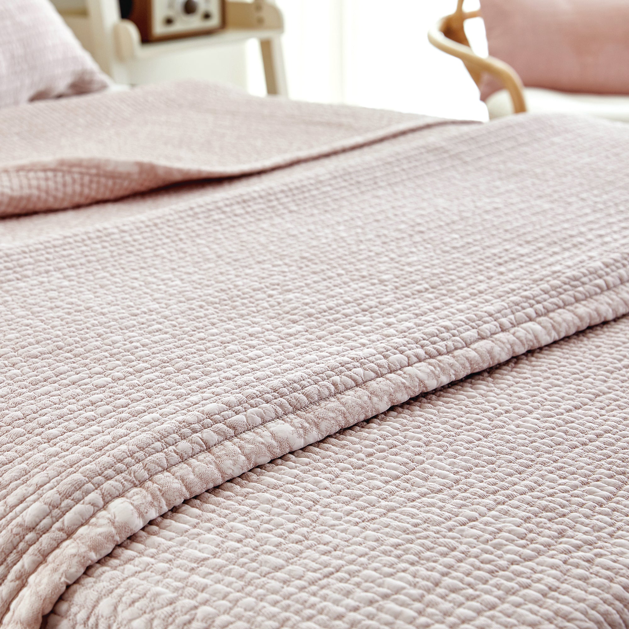 Viscose Rayon Quilt & Bedspread Light Pink