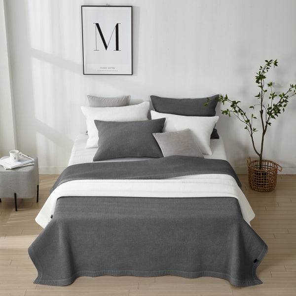 Pure Cotton Line Quilt Set in Grey