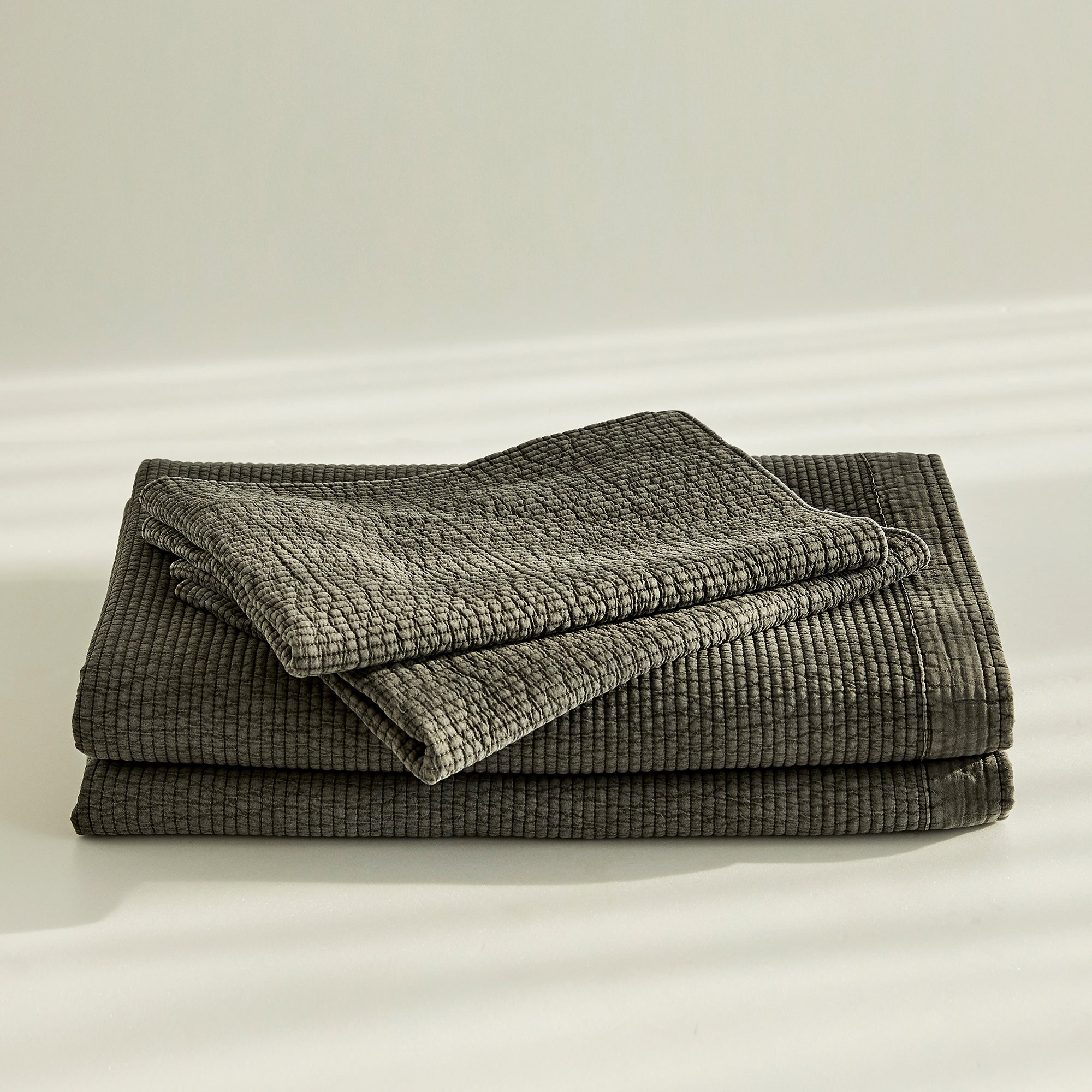 Pure Cotton Line Quilt Set in Grey