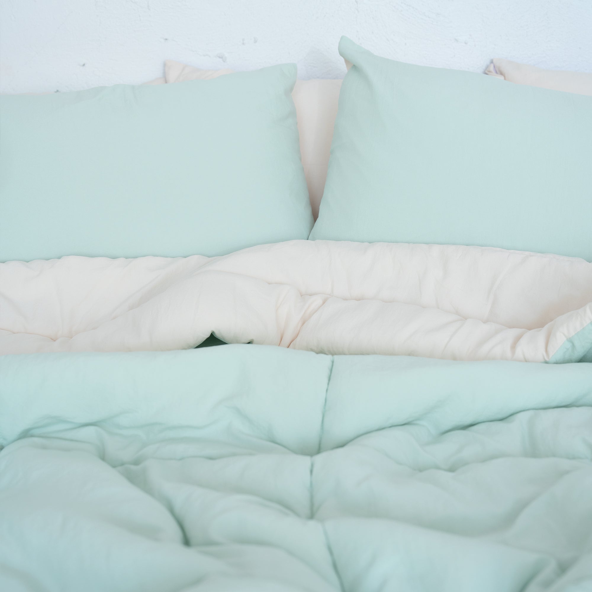 Semi-Microfiber Cloud Comforter - Mint